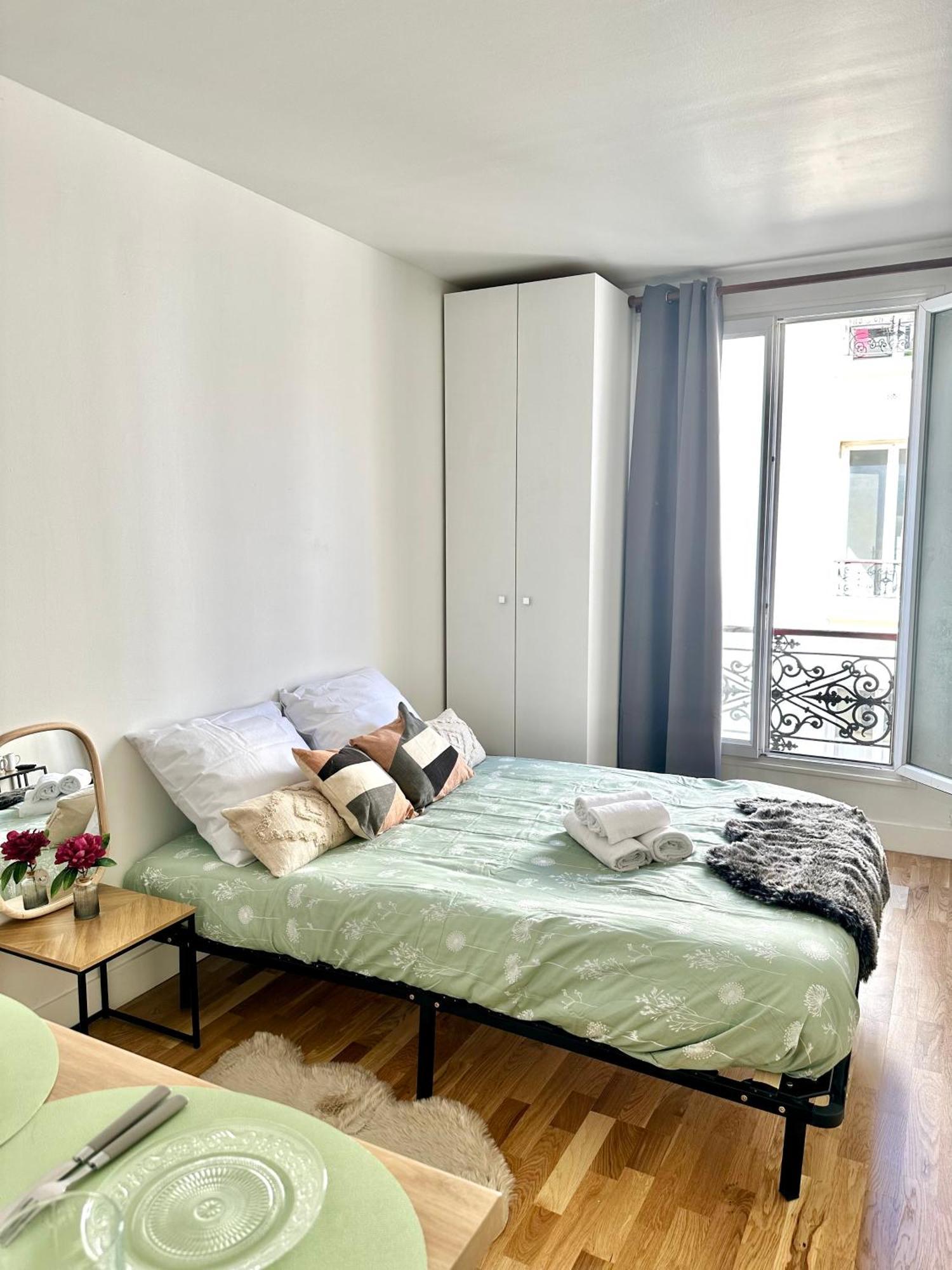 Appartement Studio Renove De Charme - Canal Saint Martin