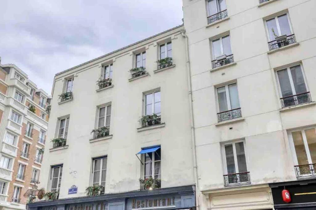 Appartement Studio Renove De Charme - Canal Saint Martin *